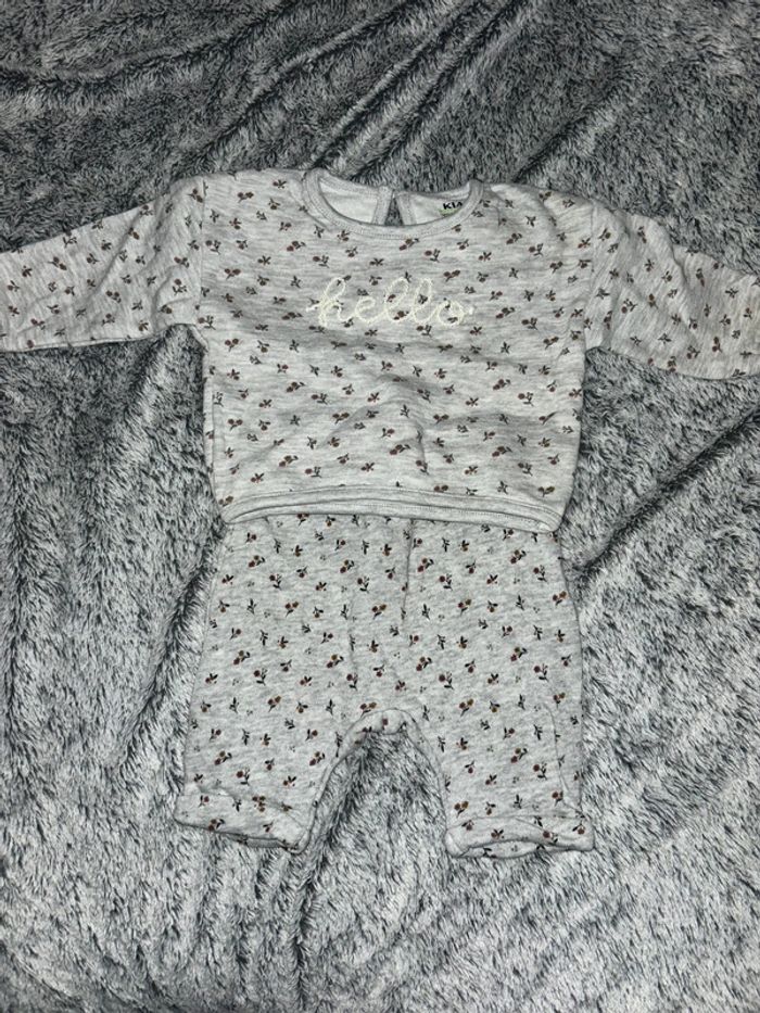 Ensemble pantalon + sweat fille