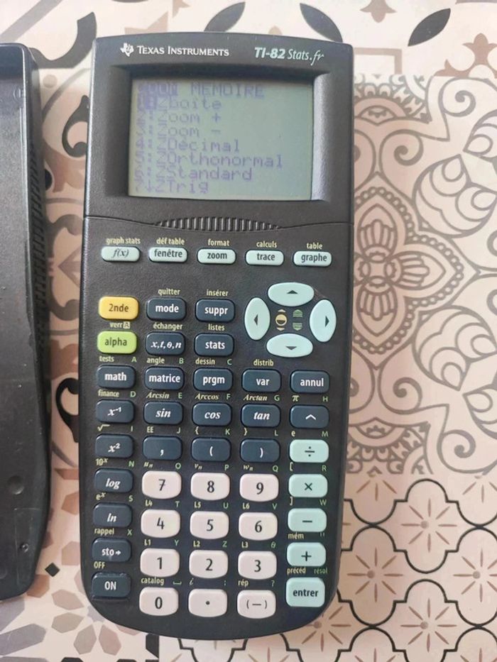 Calculatrice TI-82 stats.fr Texas instruments - photo numéro 2