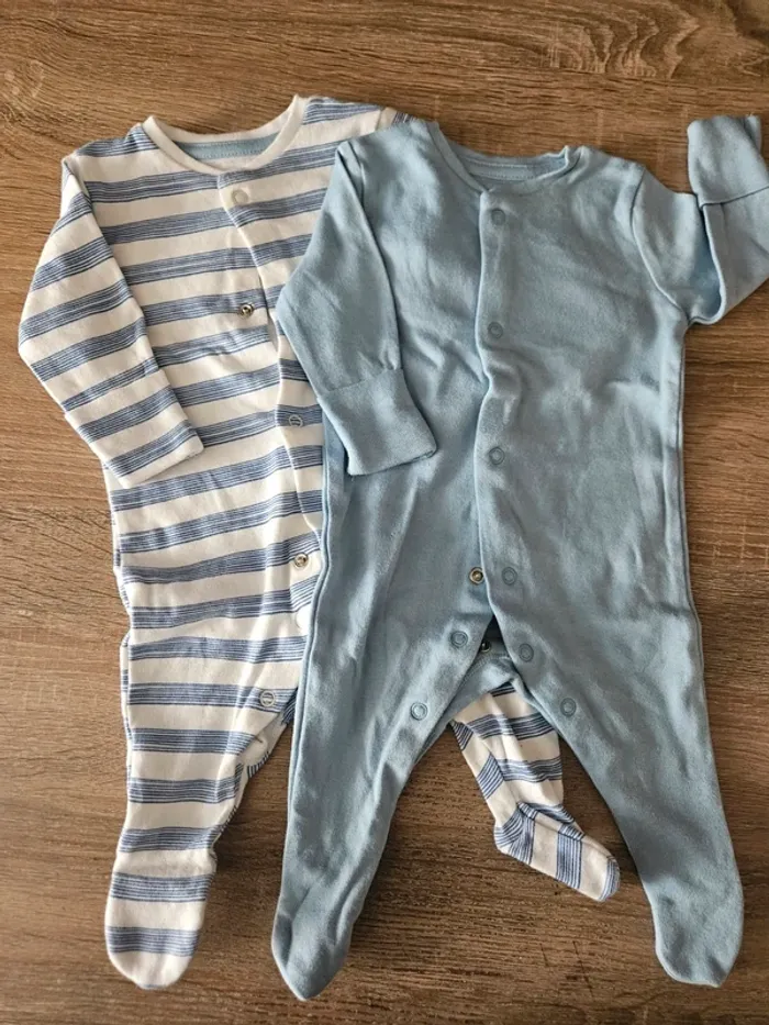 Lot de 2 pyjamas fins taille 0-3mois 🌸
