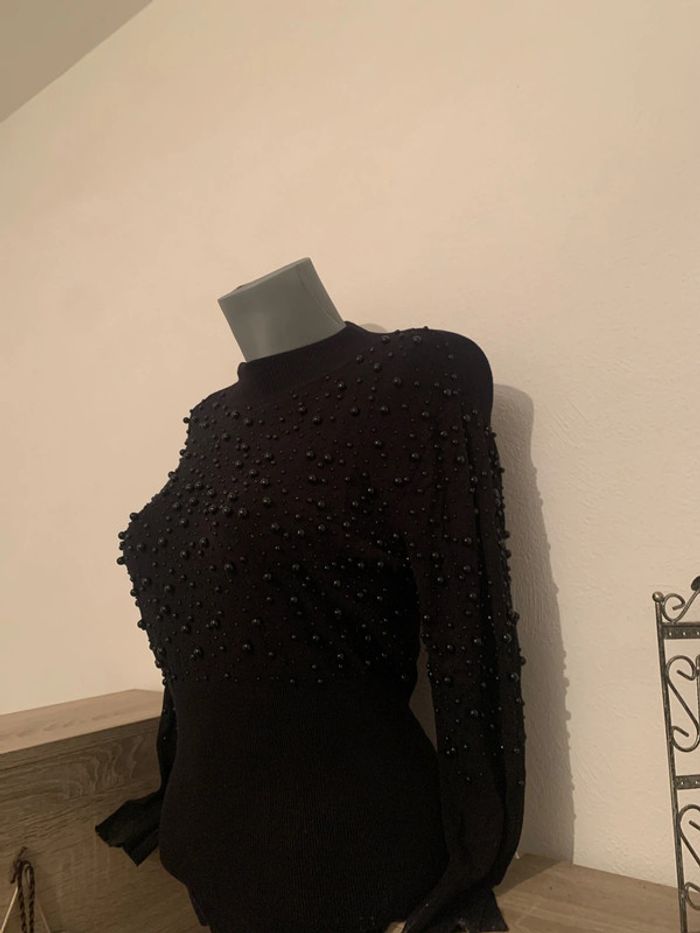 pull noir avec perles - photo numéro 4