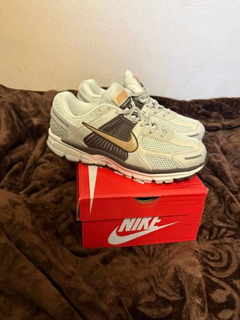 Nike zoom vomero5 taille 41