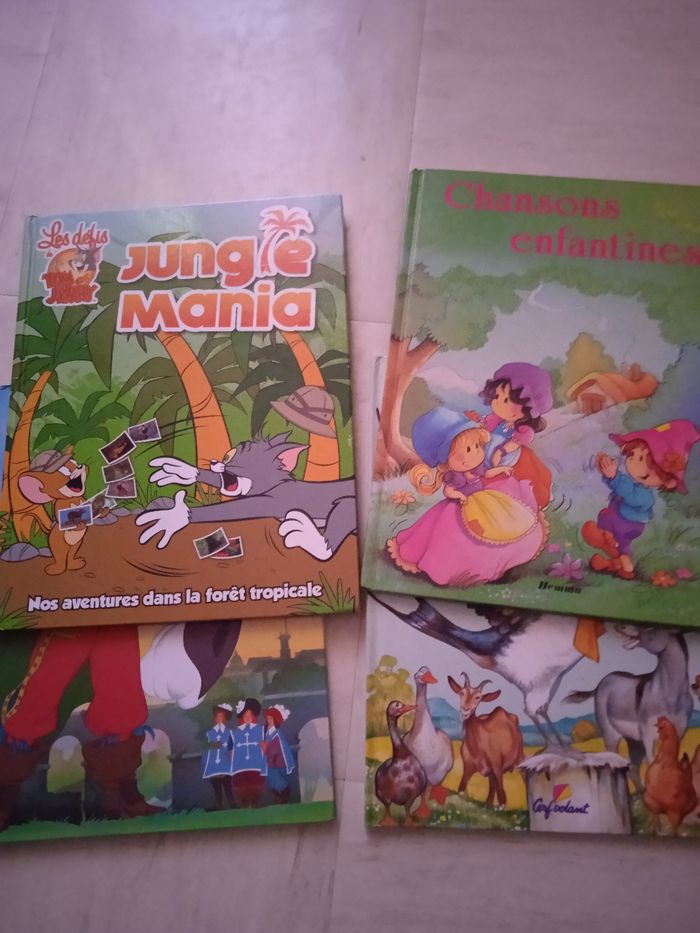 Vend lot de quatre livres  enfants - photo numéro 2