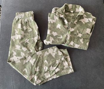 Ensemble de pyjama à motifs militaires taille 10ans