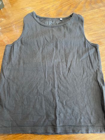 Tee shirt sans manches 6ans
