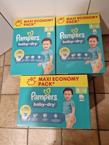 240 couches Pampers baby-dry taille 6