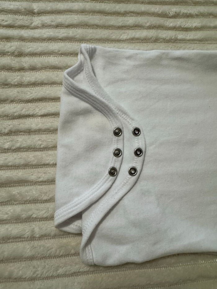 Lot de Bodies cerises - manches longues- blanc, rose - In Extenso - 6 mois - excellent état - photo numéro 10