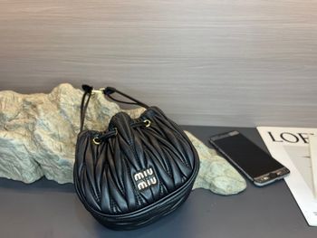 Miumiu25