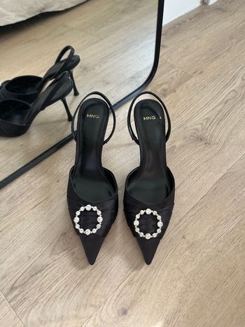 Escarpin satin avec boucle strass - Mango 