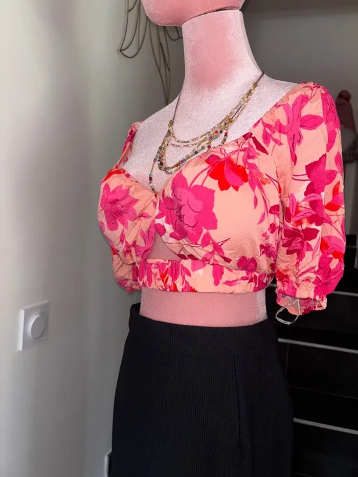 Haut dos nu à fleurs 🌷 neuf taille M/L