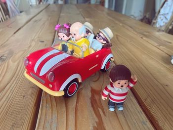 Voiture Monchhichi vintage avec 5 personnages kiki