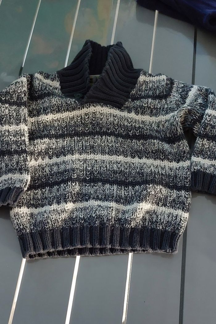 Pull tape à l'œil 23mois