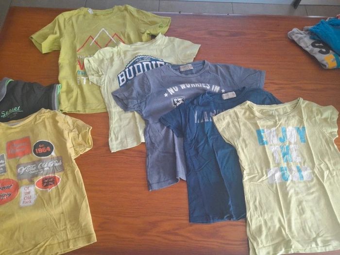 Lot 4 de T-shirt + 1 short