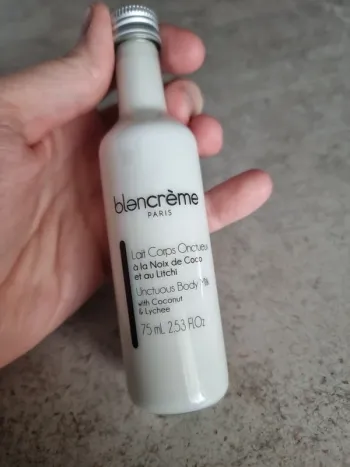 Lait corps onctueux à la noix de coco et litchi blancreme