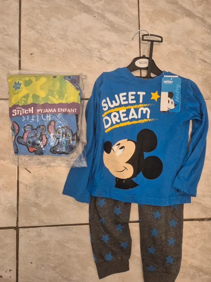 Lot 2 pyjamas 2 ans / mickey et stictch - photo numéro 2
