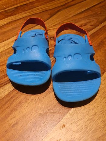 Claquettes de piscine bébé