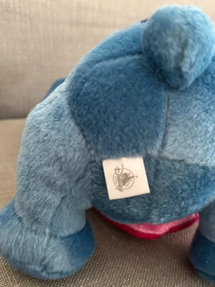 Peluche Disney stitch amoureux - photo numéro 3