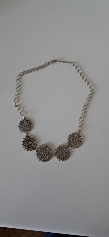 COLLIER