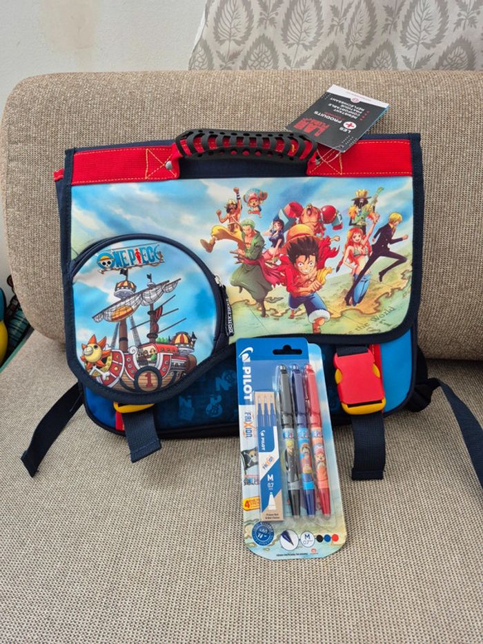 Cartable primaire OnePiece 38 cm + 4 stylos Frixion Pilot OnePiece - photo numéro 2