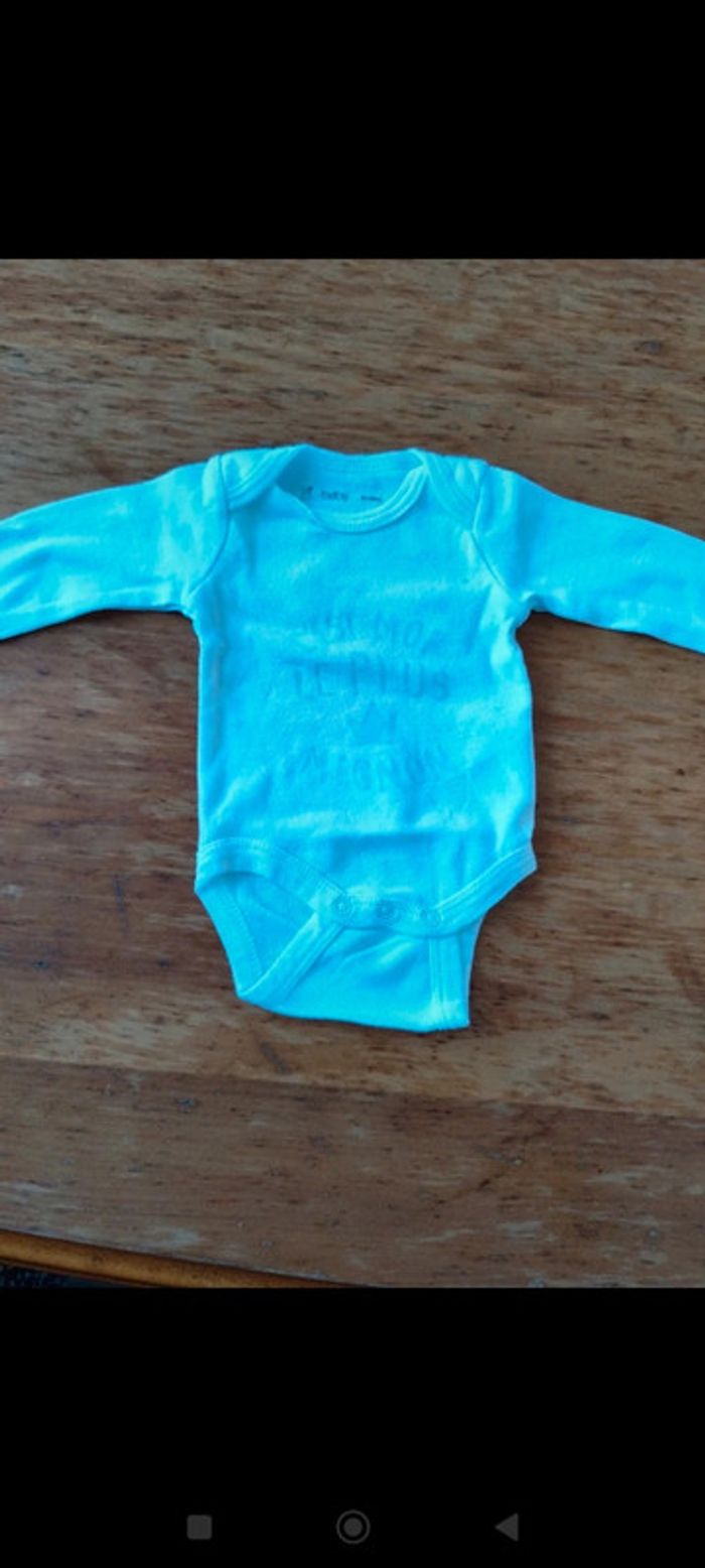 Lot de 4 bodys blancs taille 1mois divers marques - photo numéro 3