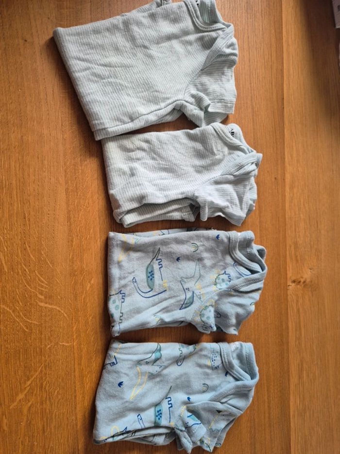 Lot 6 mois 43 pièces - photo numéro 2