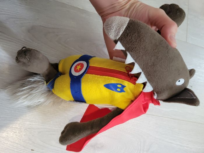 Livre le loup et sa peluche loup - photo numéro 2