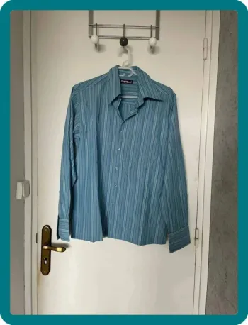 Chemise bleue rayures