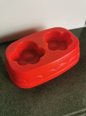 Double ecuelle pattes ou moules en plastique