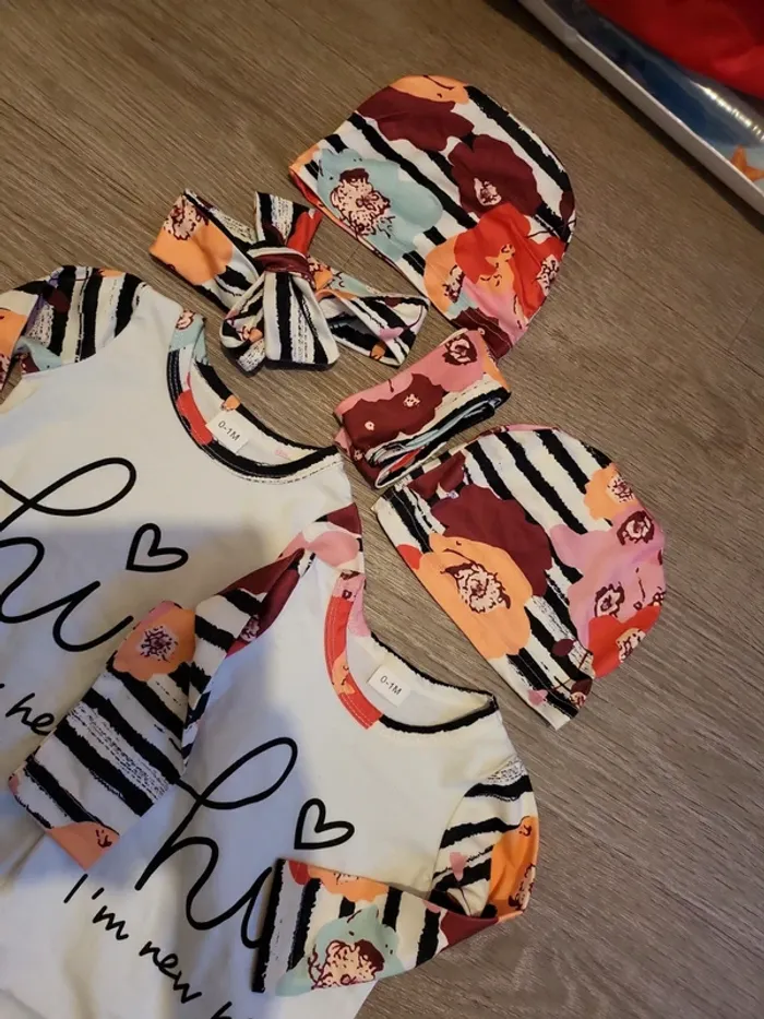 Ensemble pyjama fin avec bonnet et bandeau - photo numéro 2