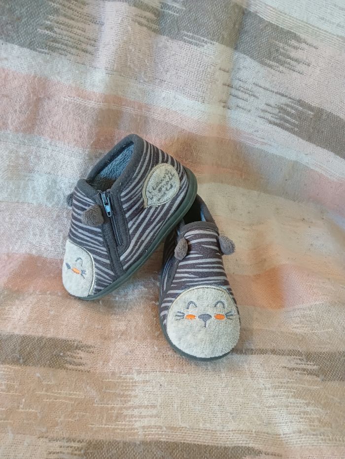 Chaussons pointure 22 - photo numéro 8