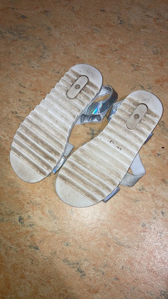 Sandale pointure 30 - photo numéro 2