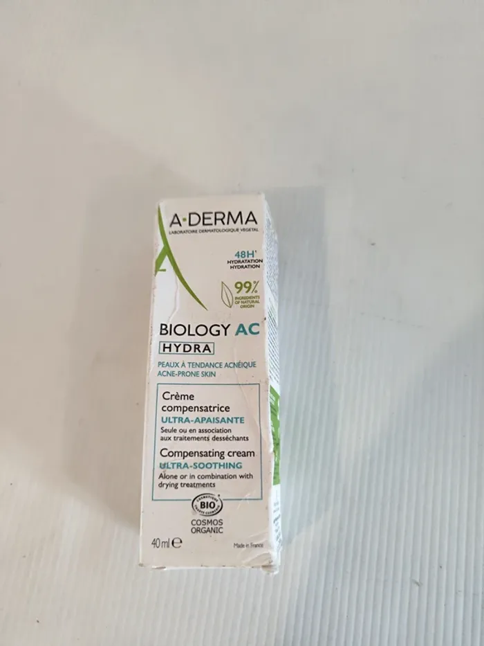 A Derma crème compensatrice ultra-apaisante 40mL valeur 11,5€ à utiliser 6 mois après ouverture