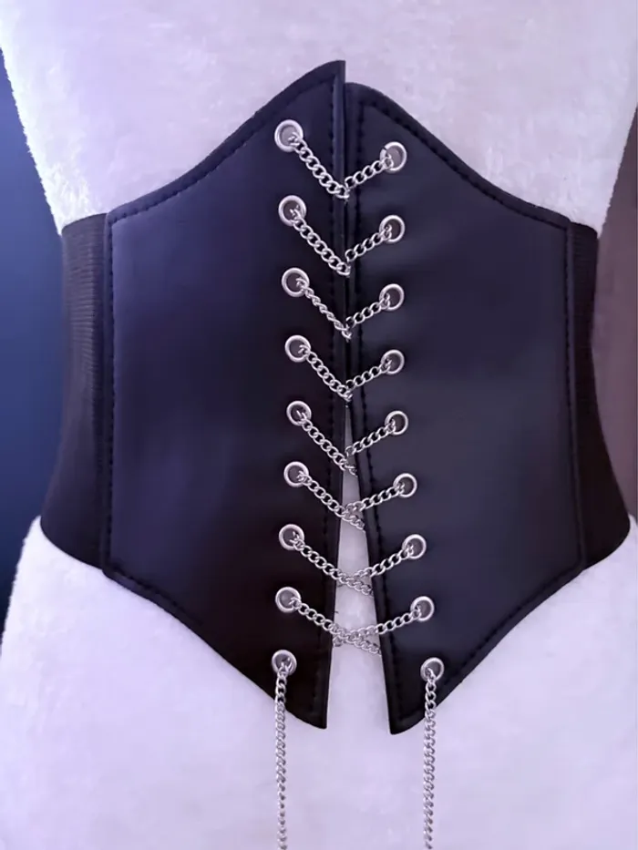 Serre taille corset ajustable avec chaîne et bijoux croix - photo numéro 3