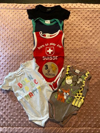 Lot de 5 bodies taille 3 mois