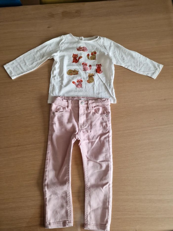 Ensemble haut et pantalon jean rose tbe