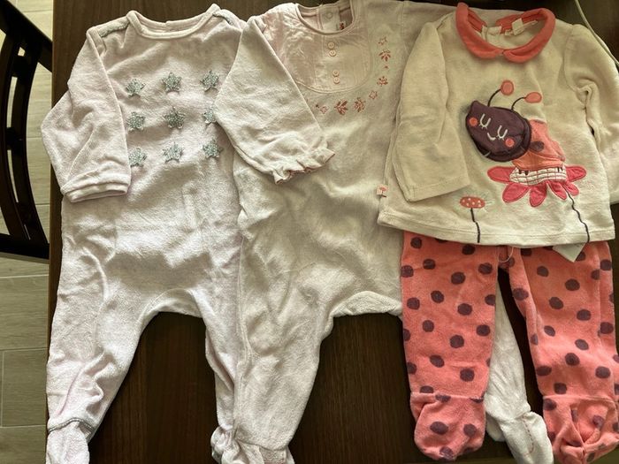 Lot 3 pyjamas 9 mois