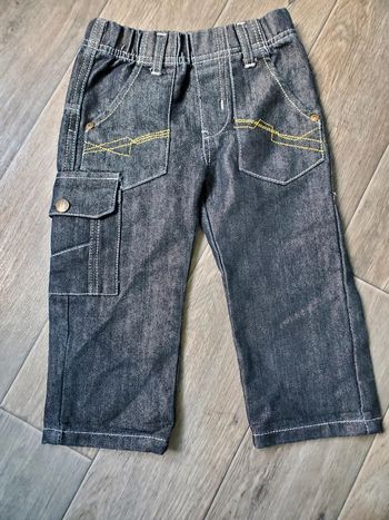 Jeans taille 2 ans très bon état