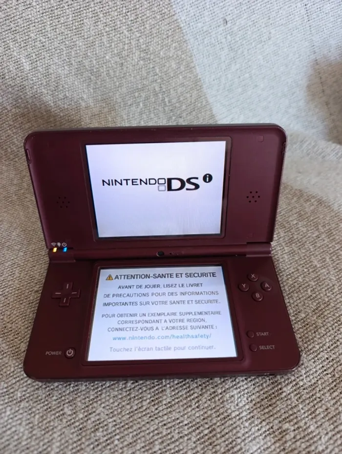 Nintendo DSI xl - photo numéro 2