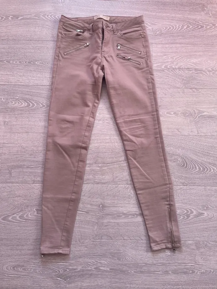jeans couleur taupe