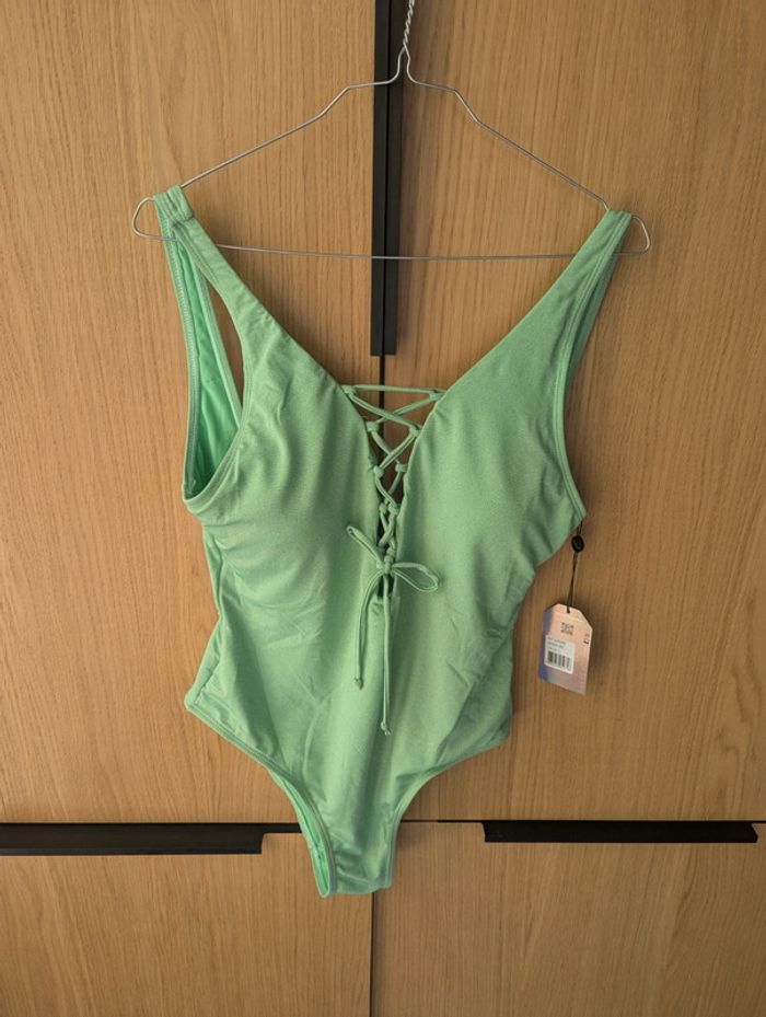 Maillot de bain vert brillant taille L