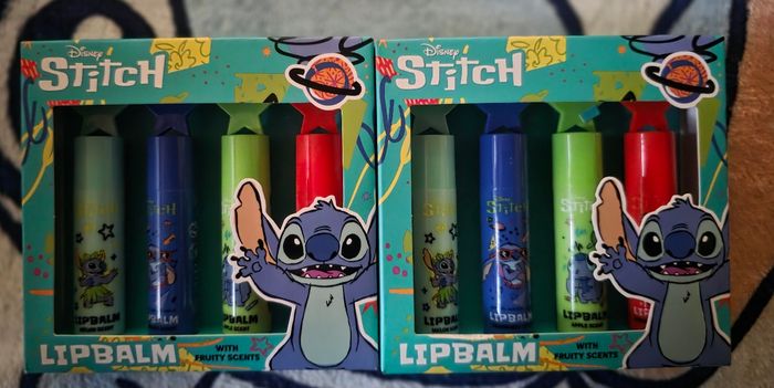 Lot de 2 packets de baumes à lèvres Stitch