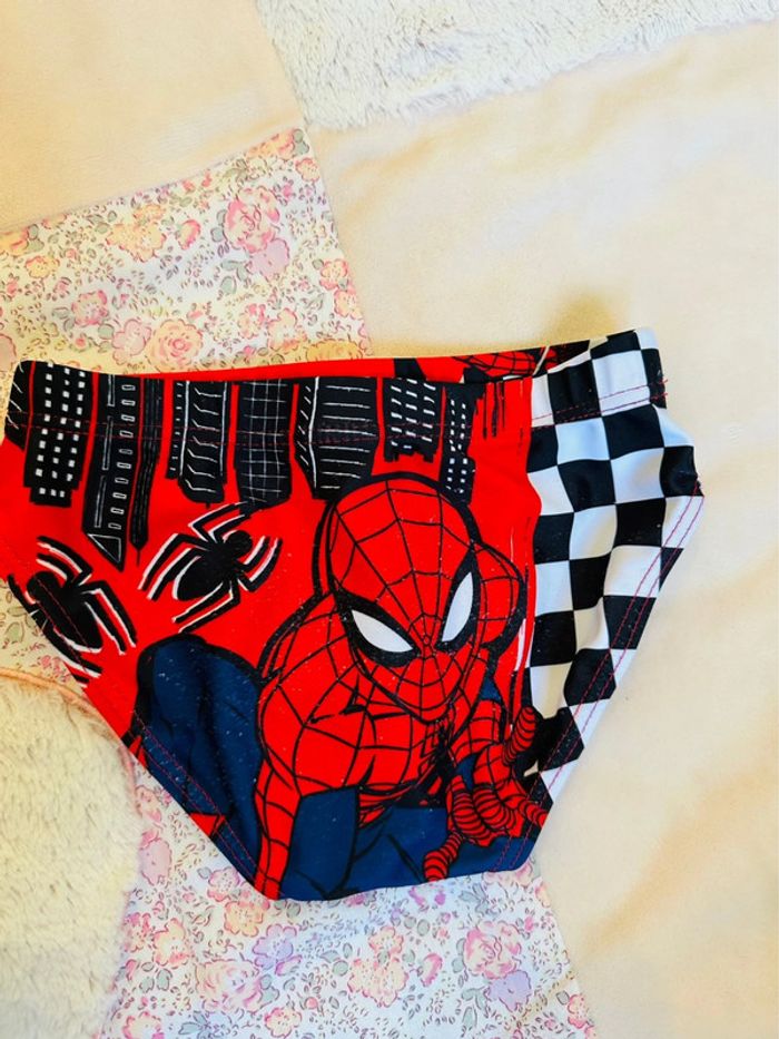 Maillot de bain spider man 4/5 ans - photo numéro 2