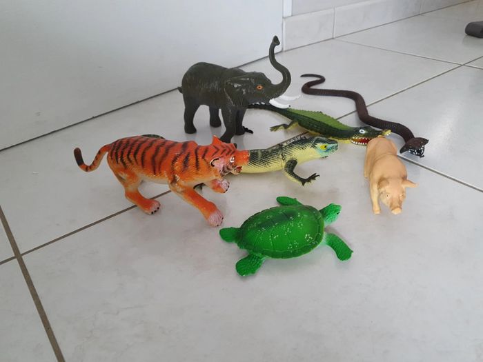 Lot de 7 figurines animaux plastiques LUC - photo numéro 3