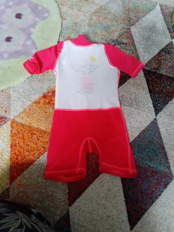 Combinaison de plage  proctection solaire fille 3 ans