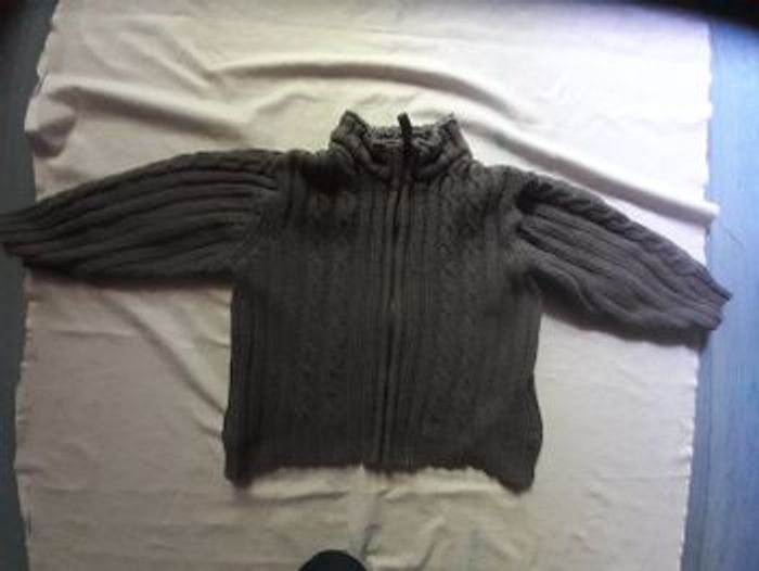 Veste grise foncée épaisse