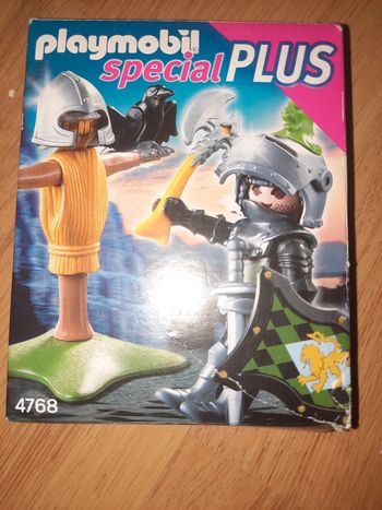 Playmobil 4768 chevalier lion et mannequin