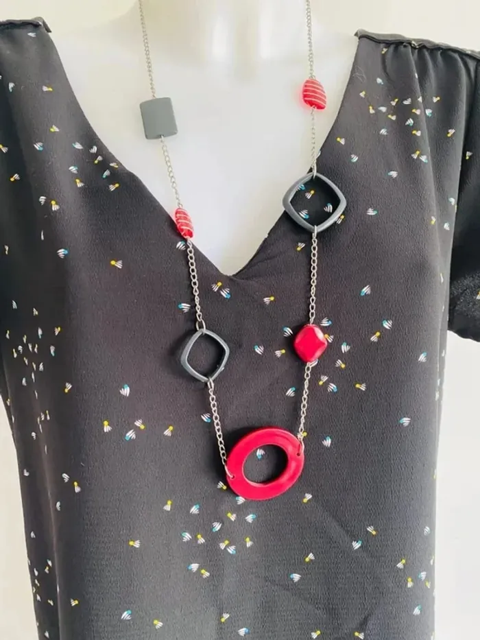 Joli collier fantaisie femme