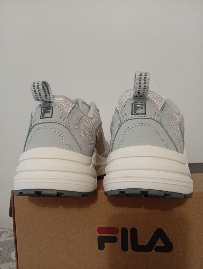 Baskets Fila neuves t'39 - photo numéro 6