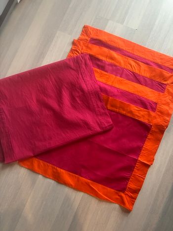 Lot de chemin de table + 4 sets