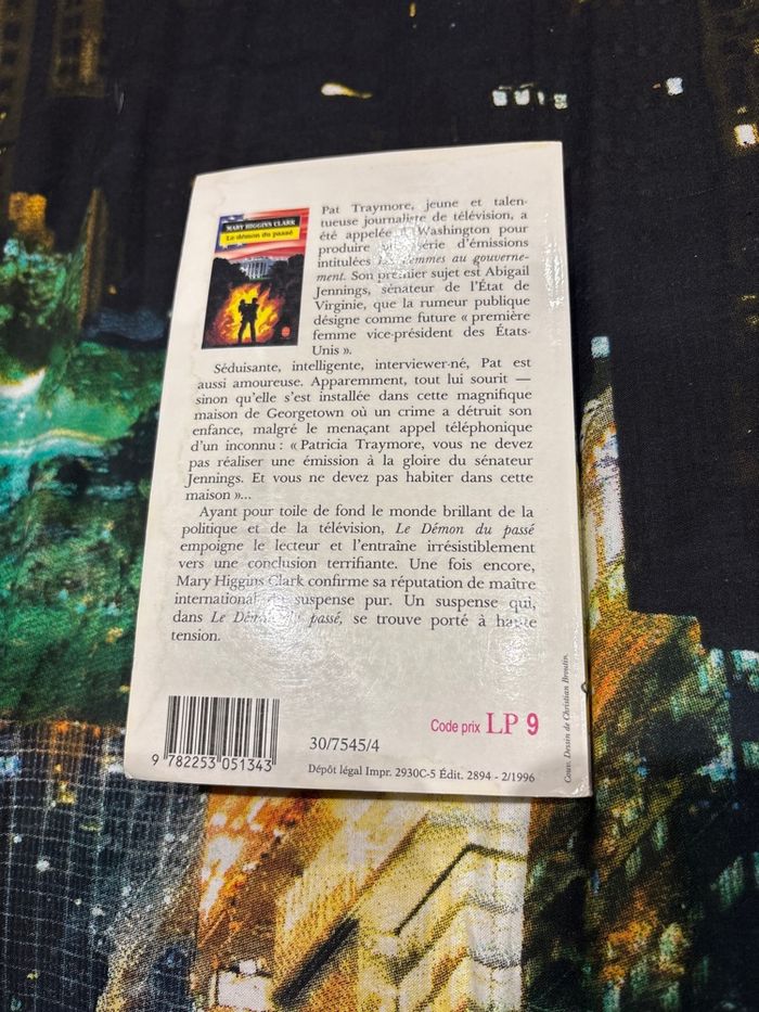 Livre le démon du passé - photo numéro 5