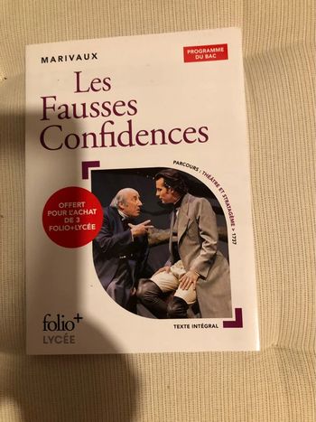 Livre les fausses confidences folio lycée